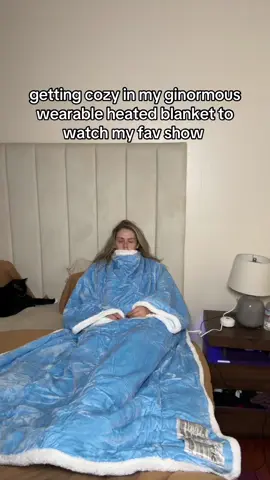 It is so cozy!! #TikTokShopCyberMonday #tiktokshopblackfriday #tiktokshopcreatorpicks #heatedblanket #wearableheatedblanket 