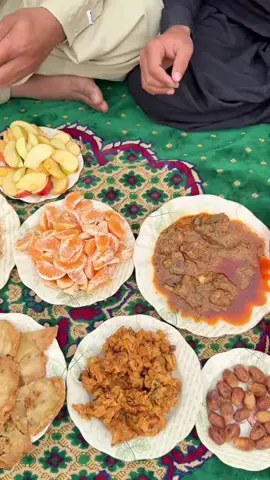 ameer ke iftari vs ghareeb ke iftari😂p1#foryou #foryoupage #khizaromer