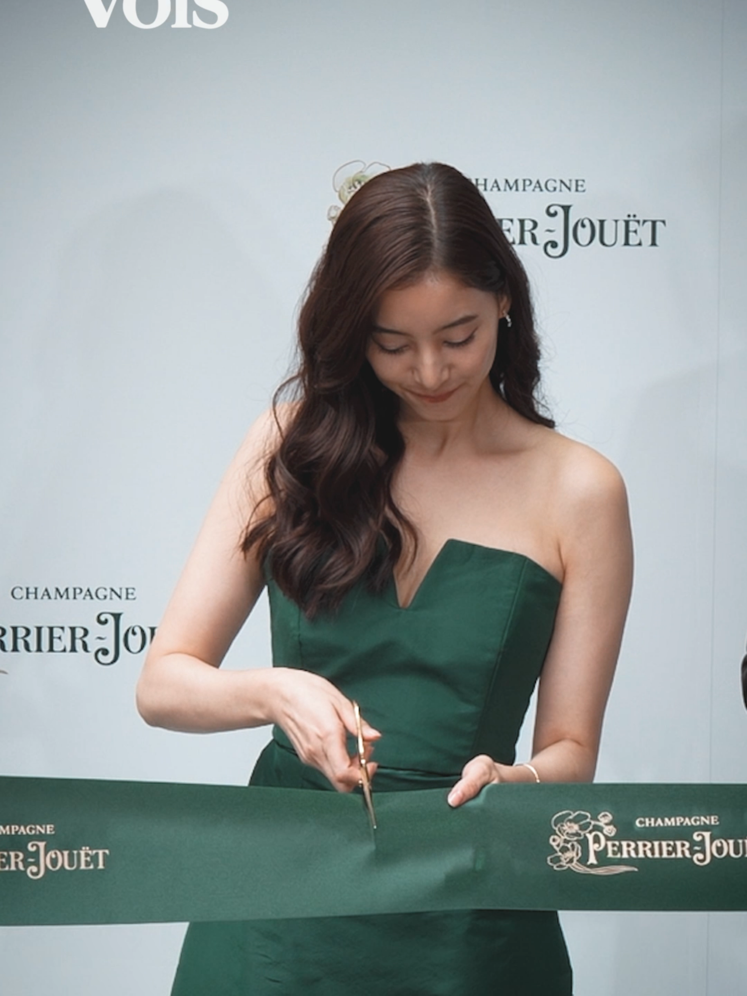 #新木優子 表参道でテープカット　ペリエ ジュエ「 THE HOUSE OF WONDER 」テープカットセレモニー