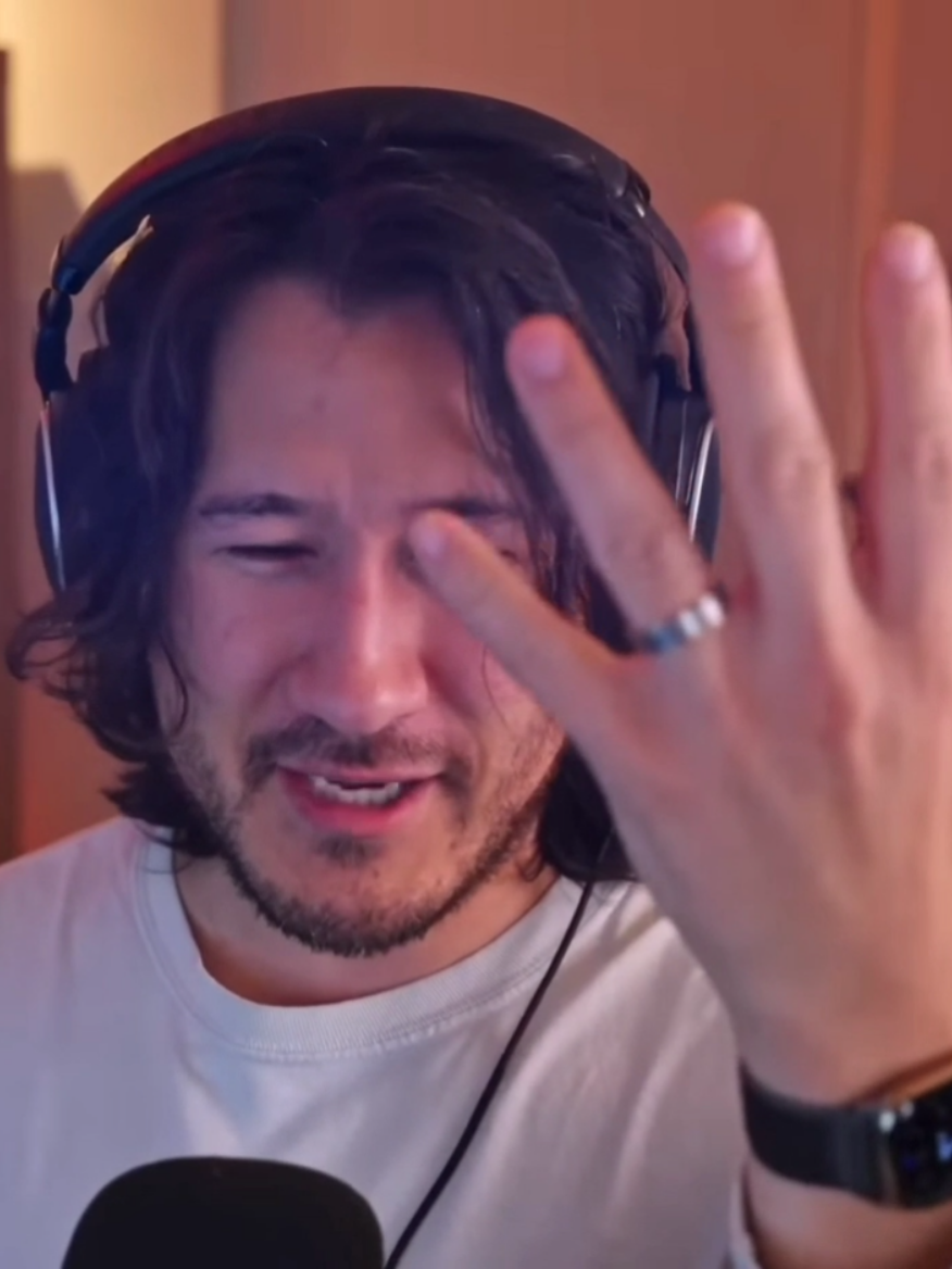 ☆Distractible Clip☆ (spoiler for those who haven't watched the episode yet) Mark talked about his ring and being married to Amy 🥺 I'm crying, I've been waiting for this moment! #markiplier #markfischbach #fyp #foryoupage 