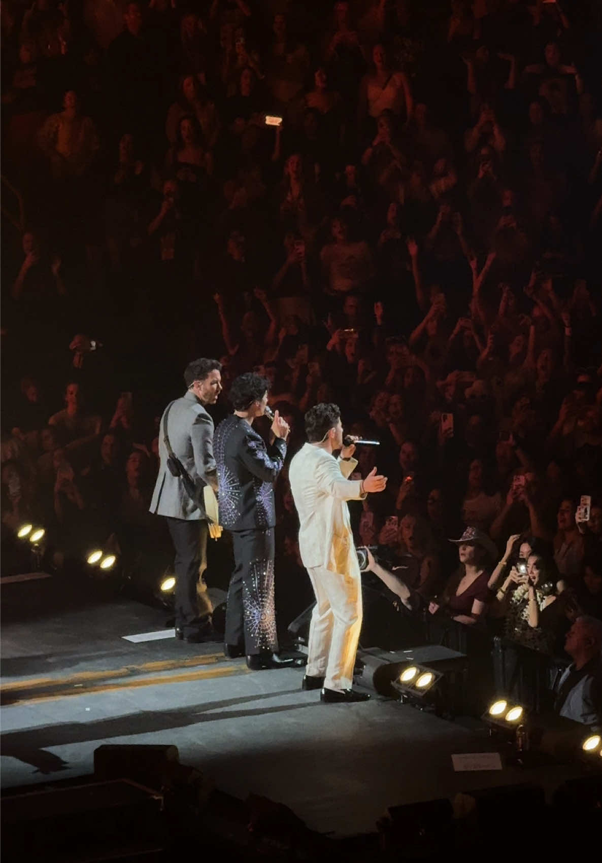 Burnin' Up - @Jonas Brothers live in Houston, Tx #jonasbrothers #joejonas #nickjonas #kevinjonas #concert 