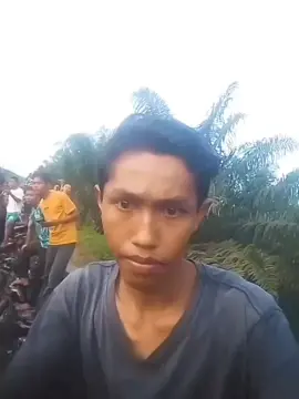 nonton balap guys  . . . #aduhkameradepan #dirumahaja #fyp #meme 