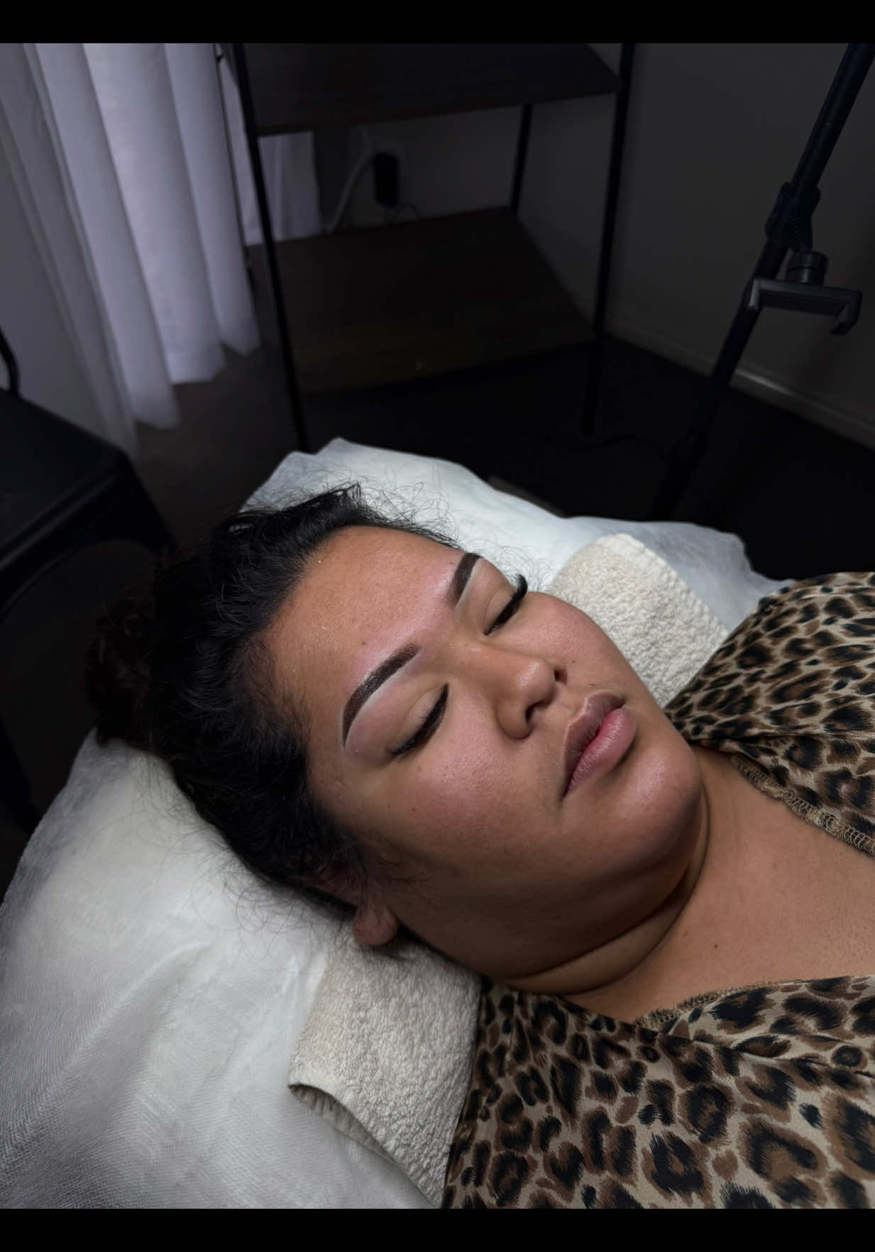 BOOK YOUR BROW APPOINTMENT TODAY! 💌 #beauty #fy #browtransformation #browlamination #browartist 