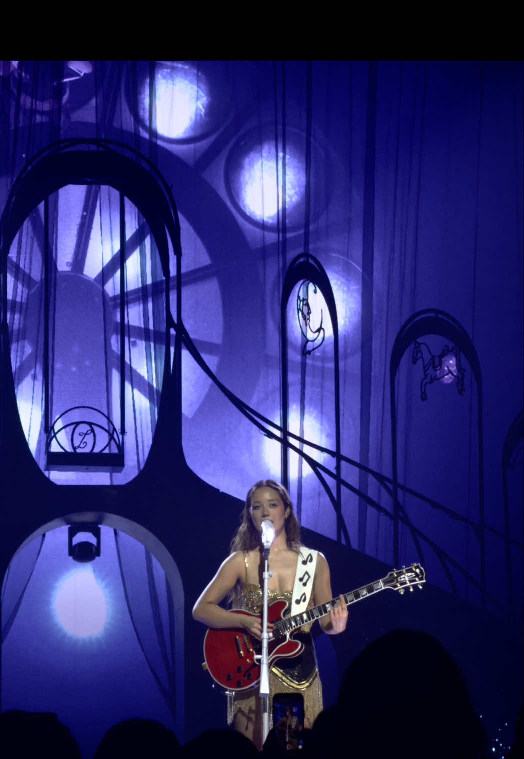 @laufey  “A Night To Remember” live Toronto!  Such a Surprise!@laufeyland   #Laufey #Toronto #Concert #AMatterofTime #fyp 