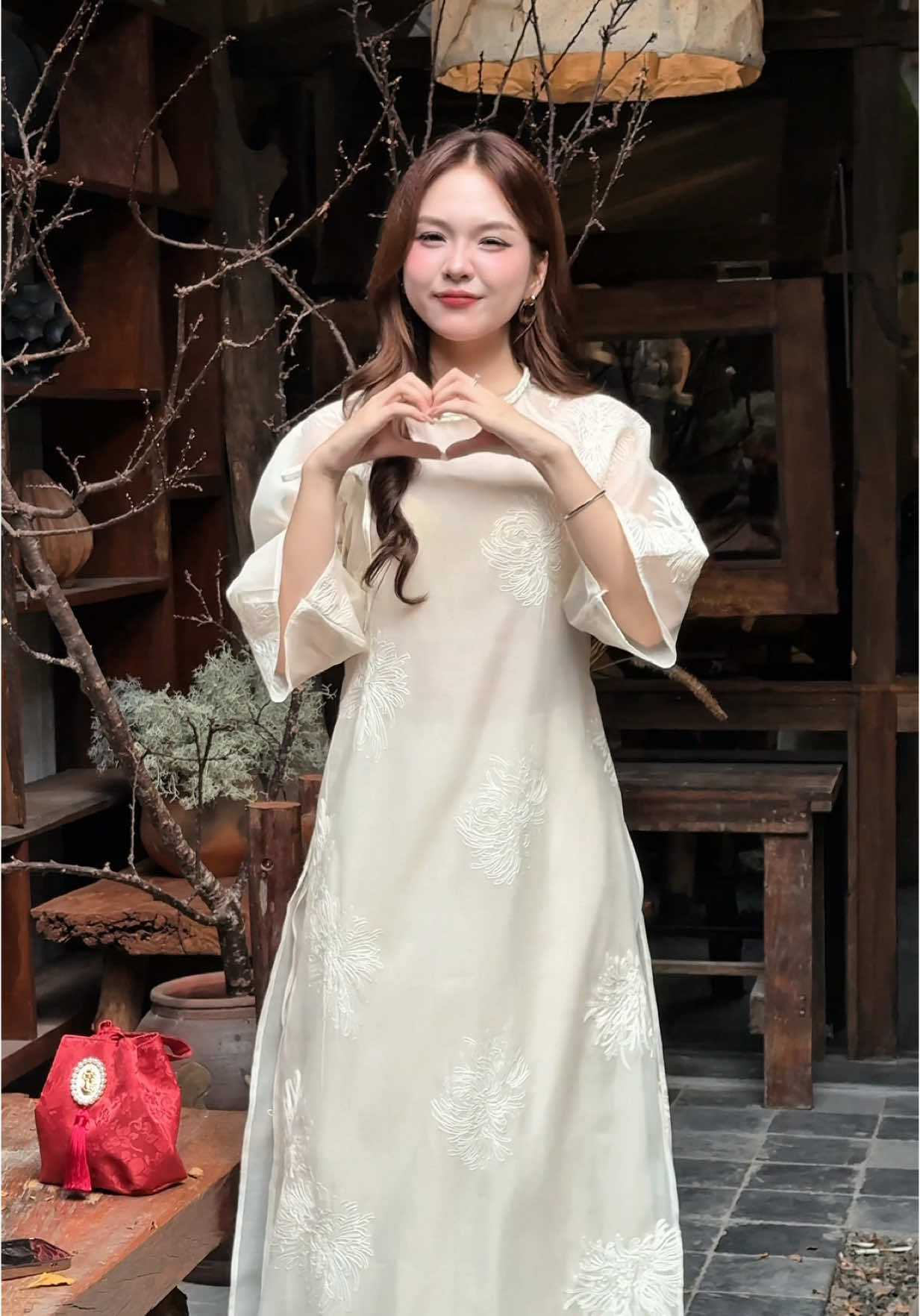 “ Giây phút anh nhận ra , anh nhận ra…. “💕💕💕💕#outfit #viral #xuhuong #phoidoxinh #chualanh #xuhuongtiktok #outfittet #outfitideas #aodai 