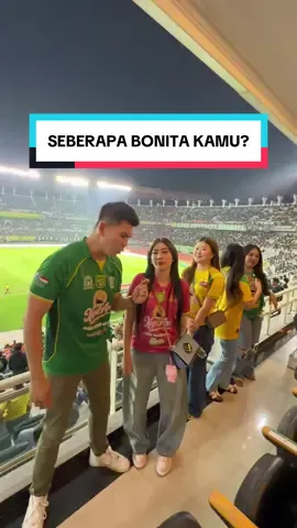 . Seberapa Bonita kamu? @Persebaya 🐊🐊 . Stadion GBT skrg dah ramah anak dan keluarga lho, gak kaget Bonita nya juga bertambah, yukkkk next match dukung Persebaya biar semangatnya nambah dan makin gacoooorrrr..!! @Lelyana 