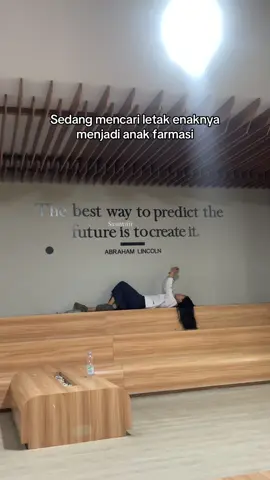Kasih aku satu alasan knpa kalian kuat bertahan difarmasi?!  Biar aku ga slalu berpikir salah jurusan🥲 #farmasi #farmasistudent 