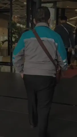 yang suka dengan jaketnya boleh di klik kranjang kuning ya. guys.. ☺#safetyjacket #workjacket 