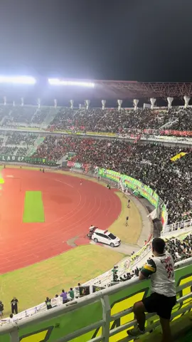 Asik banget ya bang disurabaya🤩🤩 #persebayasurabaya  #persijajakarta  #bonek  #thejakmania 