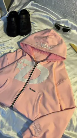 cakep ni join live yaa #hoodierecommendation #outfitideas #hoodie #untukmu #gemas 