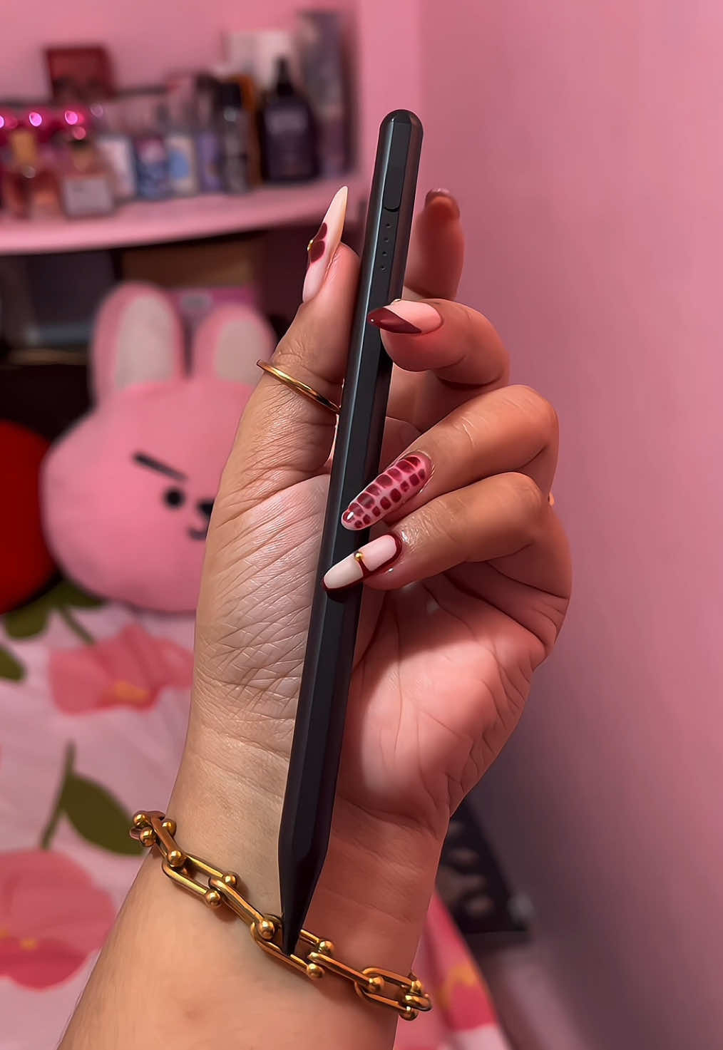 get your huawei pad this pretty stylus pen! this is perfect for writing, sketching, and creating with precision. ✨  smooth, responsive, and stylish — your tablet’s best partner! 💻🖤 #styluspen #stylus #huaweimatepad #styluspenmurah #styluspenandroid 
