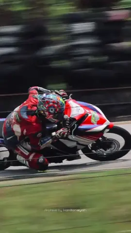 @BINTANG MANDIRI ACEH @𝐂𝐈𝐌𝐈𝐈🥶 #FYP #masukberanda #mediaracing #sumatracupprix #roadrace  📸:by.@Hardian Syah 