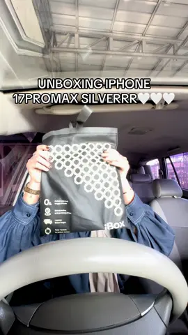 unboxing my new iPhone 17 pro max in Silver. #iphone17promax #unboxingvideo #unboxing #iphone #17promax 