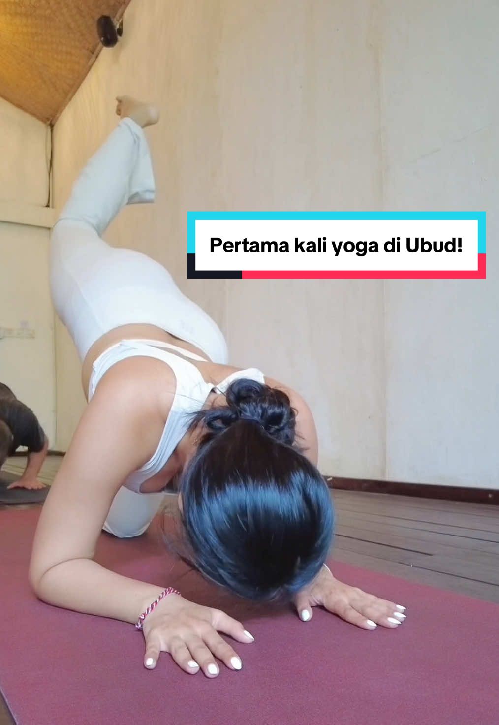 First yoga session in Ubud…  now I get why everyone falls in love with it.  Iseng-iseng cari di classpass deket hotel, turns out lovin the flow & the vibes so much. Langsung menghadap ke hutan gituuu 🥹🩷  📍Radiantly Alive Yoga, Ubud. #yogaubud #ubud #ubudbali #radiantlyaliveyoga #radiantlyaliveubud