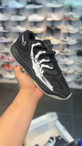 KD 18 “Slim Reaper” 💀🕷️🪦 Instagram: @theshoeemporium27 Facebook: The Shoe Emporium  #kd18 #kd18slimreaper #kd18halloween #basketballshoes #basketballtiktok 