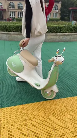 Safe, durable, and rechargeable — perfect gift for your little rider! 🎁 #ElectricCarForKids #toycar #toysforkids #xmasgift #rechargeablemotorforkids 