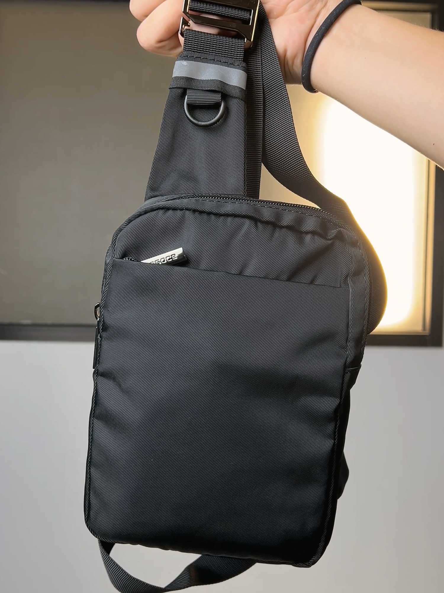 TASNYA KECIL, PEMINATNYA GEDE BANGET 😳🔥SANG PEMIKAT HATI‼️😻 RAJANYA PENJUALAN BULAN INI😎🏆#osoce #slingbag #waistbag #antirair #selempang #tasselempang #4upage #antiair #fypシ #fypindonesia #foryoupage #foryou #videoviral #tiktokviral #fyp #tiktokindo #viraltiktok #videohariini #tasviral #taspria