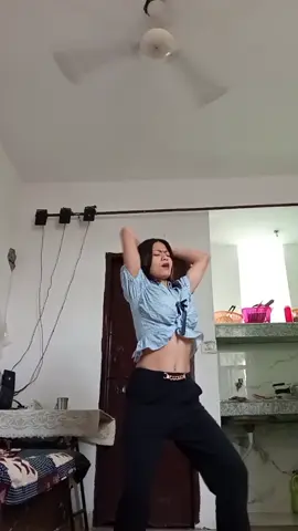 lutgai lutgai #sexy #dance #trending #hindisong #viralvideo 
