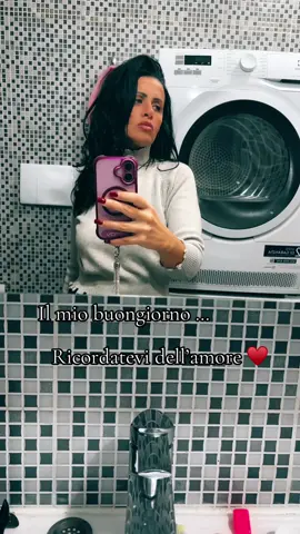 Buongiorno🥰#ricordatevidiesserefelici #donneitaliane🇮🇹 #viral_video🤩🤩🤩 #viral #volar @silviaricomincia @silviacuorenerissimo @Regina nera non molla 🖤 @REGINA NERA RESISTETE 🫵🖤🇮🇹 @Reginanera🖤 