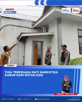 Tiga narapidana kasus narkotika melarikan diri dari Rutan Kelas IIB Siak pada Minggu (19/10/2025) sekira pukul 01.50 WIB. Dari ketiganya, dua orang berhasil diamankan kembali. Klik rri.co.id dan pilih daerah Pekanbaru untuk informasi lebih lanjut. Dengarkan siaran RRI dan dapatkan berita terkini dengan download aplikasi RRI Digital di Play Store. #terpidanamatinarkotika #rutansiak #kakanwilditjenpasriau #maizar #rripekanbaru 