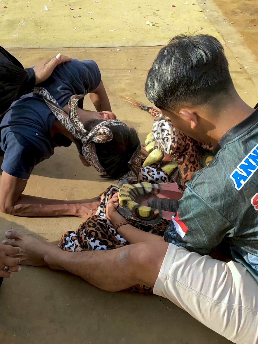 Caplok barongan #fyp #barongan #jaranan #jathilan #kesurupan 