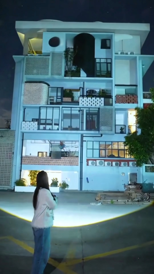 Best SWAT Flashlight / Zoom 7 Light Modes Flashlight / Rechargeable LED Flashlight / Long Distance YD16 LED Flashlight / USB Flashlight / Super Bright LED#Outdoor lighting # flashlight # bright flashlight # efficient energy utility # hardware tools#fyp #foryou #tiktokshop #goodthing 