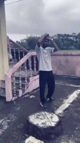 হাজার ফুলের মাঝে একটা লাল গোলাপ তুমি....!!