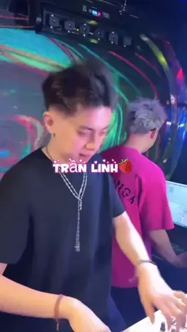 Lonely , lonely , lonely hay quá Thầy 😆@DJ Thái Hoàng @Venus Lounge 117 Xuân Thuỷ @Thiên Việt Official @MC TL ( Tùng Lâm ) #djthaihoangremix #venuslounge #baushowthienviet #xuhuongtiktok #fyp 