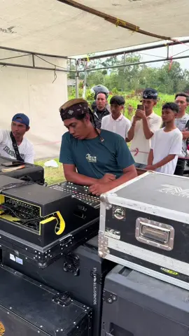 MAS HENGKI MODE FOKUS SETTING K5 MAXIMAL @K5 Maximal Audio @Hengkiacc #k5maximalaudio #tjapbedil #soundsystemjawatimur #soundsystembattle #karnavalsoundsystem 