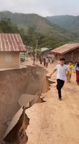 ช่วยที😲 #แผ่นดินไหว #ภัยพิบัติโลก #ภัยธรรมชาตื 