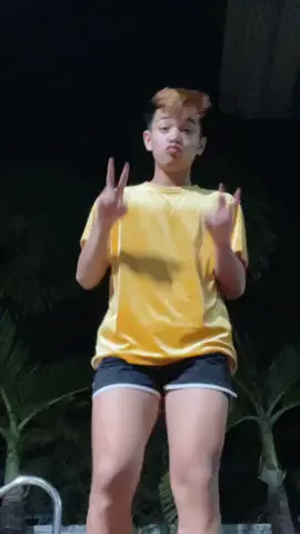 weakness ko yan eh, mga naka dolphin shorts