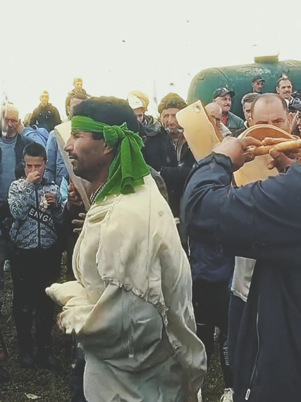 Come on, let's dance the Alaoui algeria dance with an Indian song #viral #alaouialgeria #dancer @Alibaba 💫 @Hugo Hilaire 