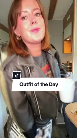 OOTD - Happy Monday 🫶 Full Outfit Linked 🛍️  #OOTD #OutfitOfTheDay #MomFit #MomsSupportingMoms #OutfitInspo 