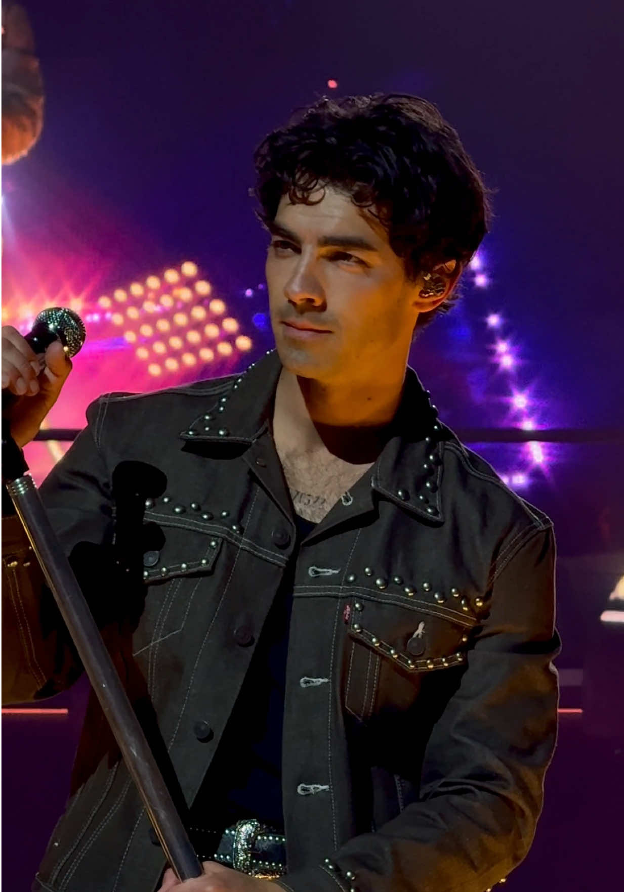 vacation eyes fr #joejonas #jonasbrothers #greetingsfromyourhometown #jonas #fyp @joejonas 