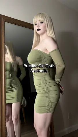If you see this, it’s a sign for you to get a goth girlfriend #goth #gothgirl #girlfriend #relationships