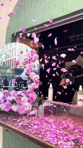 Kedai ice cream rose viral kat madinah 🌹🤍 #madinah #icecream #rose 