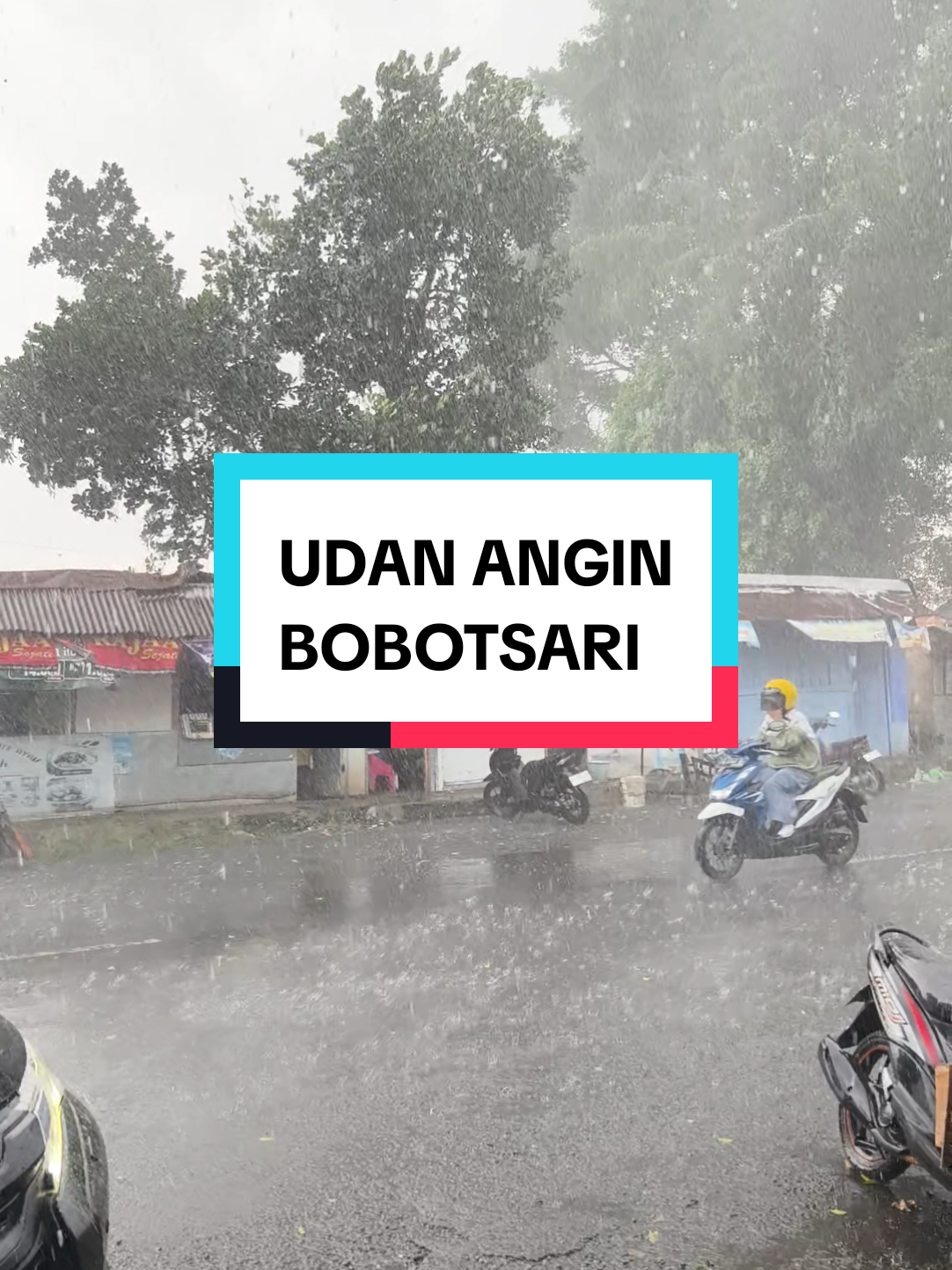 Bobotsari udane kaya di suntek...   اللَّهُمَّ صَيِّبًا نَافِعًا  Ya Allah, turunkanlah pada kami hujan yang bermanfaat.  #hujan #viral #purbalingga #bobotsari #fyp 
