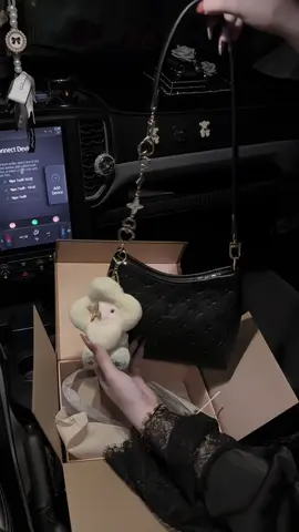 Đen vẫn là trân ái 😍😍😘😘😘