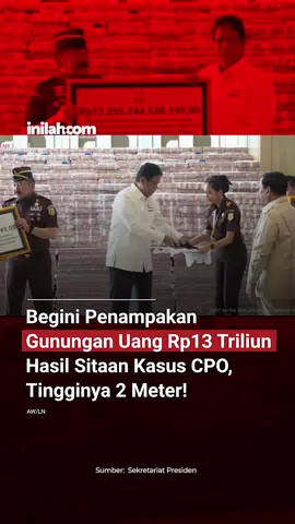 Presiden Prabowo Subianto menghadiri langsung prosesi serah terima uang sitaan hasil kasus korupsi ekspor Crude Palm Oil (CPO) turunannya pada industri kelapa sawit tahun 2022 oleh Kejaksaan Agung (Kejagung) ke negara. Total uang yang diserahkan senilai Rp13.255.244.538.149,00. disambut oleh Menteri Pertahanan (Menhan) Sjafrie Sjamsoeddin dan Jaksa Agung ST Burhanuddin. Selain itu, tampak pula Menteri Keuangan Purbaya Yudhi Sadewa yang turut mendampingi. - Selengkapnya kunjungi website dengan klik link di bio atau download aplikasi di AppStore dan Google Play Store. #inilahNews #KasusCPO #KejaksaanAgung #Inilahcom #titiktengah 