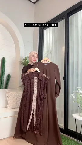Harga Promo langsung jadi best seller. Sudah 1 set gamis dan outer tanpa Rok,Yang mau Rok nya aja boleh CO di LIVE