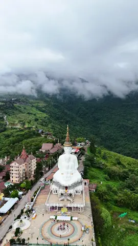 วัดผาซ่อนแก้ว ⛰️💭🌳🙏🏻🙏🏻 #เพชรบูรณ์ #วัดผาซ่อนแก้วเพชรบูรณ์ #เขาค้อ #ธรรมชาติบําบัด🍃🌿💚⛰️🕊️🤍 #วัดที่อยู่สูงที่สุดในไทย 
