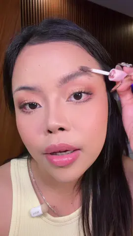sobrang fluffy ng brows mo dito #pinkflashph #pinkflashmusthaves #eyebrowtutorial #browgel #pinkflashbrowgel