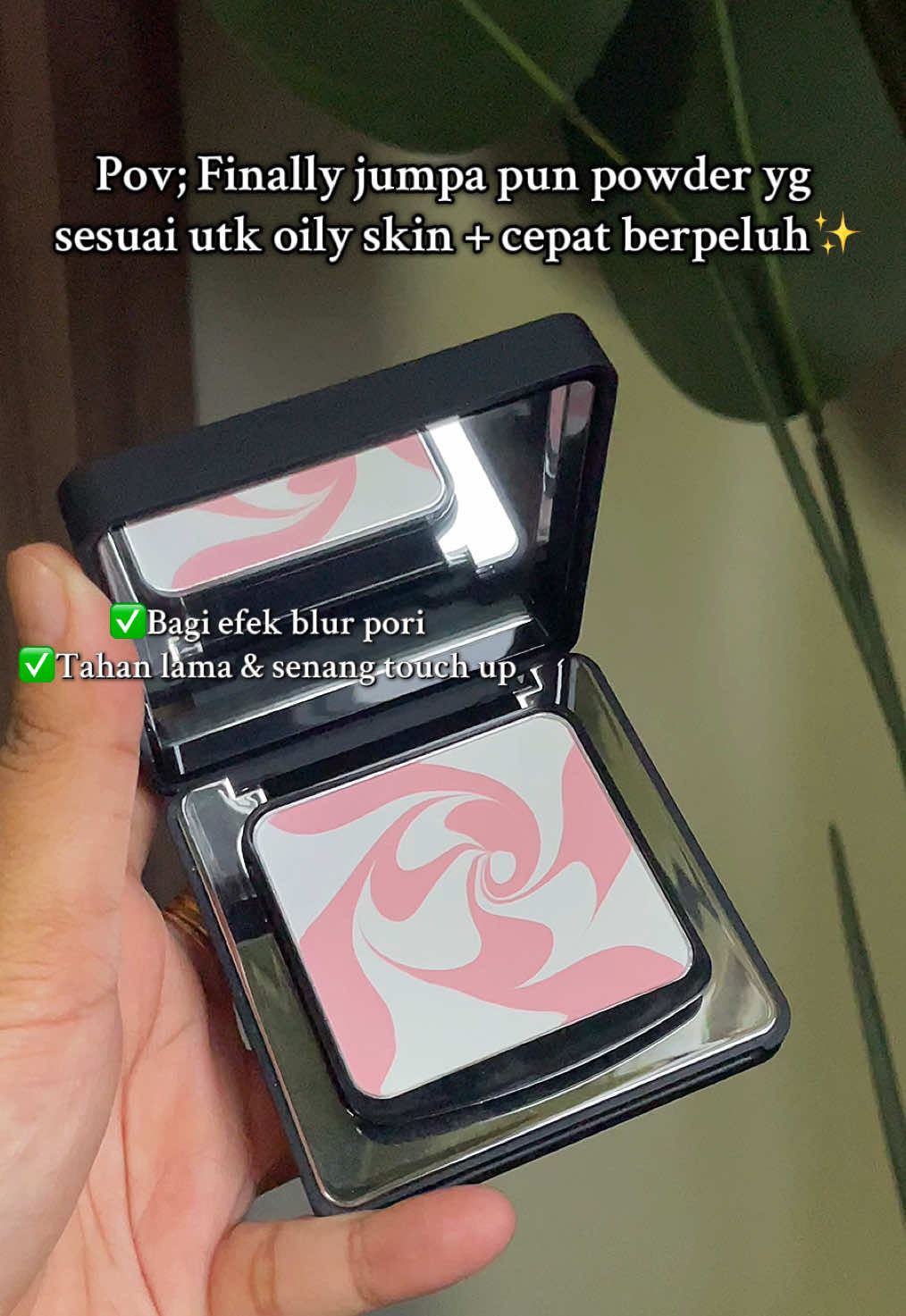 Powder ni memang padu, kawal minyak, blur pori, ringan gila! @Carslanmy  #carslan #carslanpowder #settingpowder #settingmakeup #makeup 