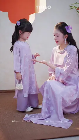 Nhân ngày Phụ nữ Việt Nam 20/10, TiMeo gửi đến các mẹ, các chị lời chúc chân thành nhất: Chúc người phụ nữ luôn là bông hoa tươi đẹp trong gia đình – dịu dàng, mạnh mẽ và rạng rỡ mỗi ngày. Cảm ơn mẹ đã chọn TiMeo để đồng hành cùng hành trình yêu thương bé con của mình 💖 #timeokidsmom #aodaitet2026 #aodaibegai #vaigamlua #aodaitramy #aodaimoinhat #aodaithietke #aodaimebe 