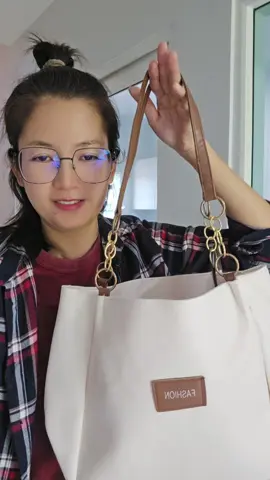 #กระเป๋าสะพายไหล่ #กระเป๋า #กระเป๋าสะพายข้าง #กระเป๋าแฟชั่น #กระเป๋าสะพาย 