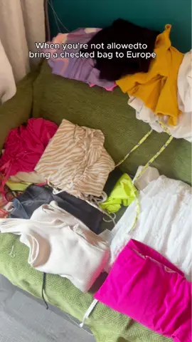 Type a boyfriend told me no checked bags for Italy. Sigh . These vacuum seal bags are a lifesaver though forvacation foratrip #packing #packingforvacation #packingforatrip #eurosummer #europe