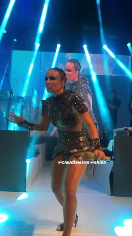 @Claudia Leitte #claudialeitte #rebolaclaudinha 