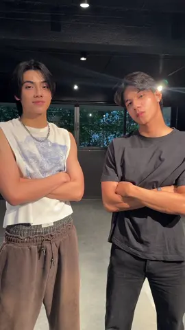 เซอร์ไพรส์ค้าบคุณแม่ 'BB' This is beat of @PEEMWASU and พี่ @อูโน่ หลาวทอง 😆  BUS - BB OFFICIAL MUSIC VIDEO OUT NOW! 🔗: youtu.be/-NKioeH1iwQ   #SENDTHEBEATS_CHALLENGE #BUS_BB #PEEMWASU   #BUSbecauseofyouishine