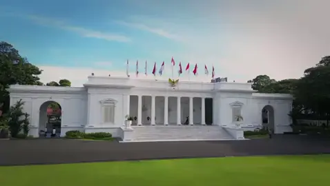 Terima kasih kepada Presiden Prabowo Subianto atas perhatian dan kerja kerasnya bagi anak-anak Indonesia melalui program unggulan seperti Makan Bergizi Gratis, Sekolah Rakyat, Magang Berdampak, Hilirisasi, Koperasi Desa Merah Putih, dan Cek Kesehatan Gratis. Langkah nyata ini membuka peluang bagi generasi muda untuk tumbuh sehat, cerdas, dan berdaya saing menuju Indonesia Emas 2045.  #GenerasiEmasIndonesia #BadanKomunikasiPemerintah #MakanBergiziGratis 