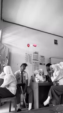 siap tantee 🥲🥲#masukberanda #galaubrutal🥀 #tre #katakata #soundviral 